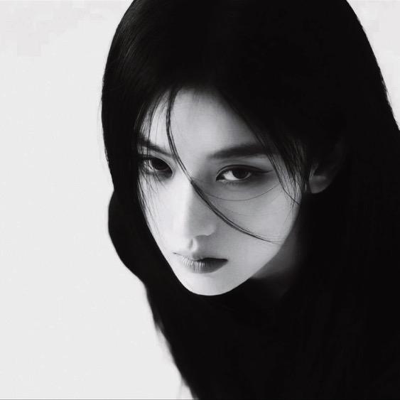 英子