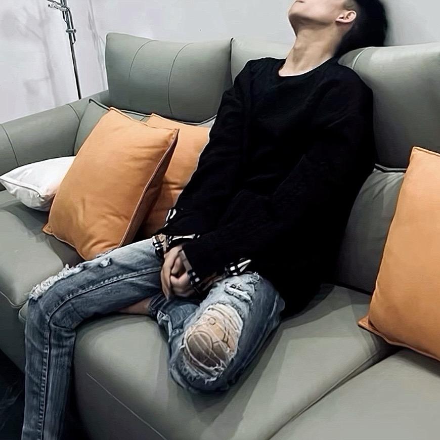 小明. 🌜🌛☄️