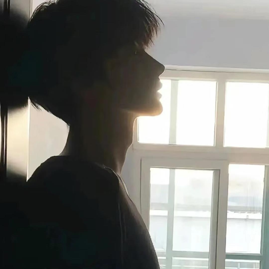 时倾.