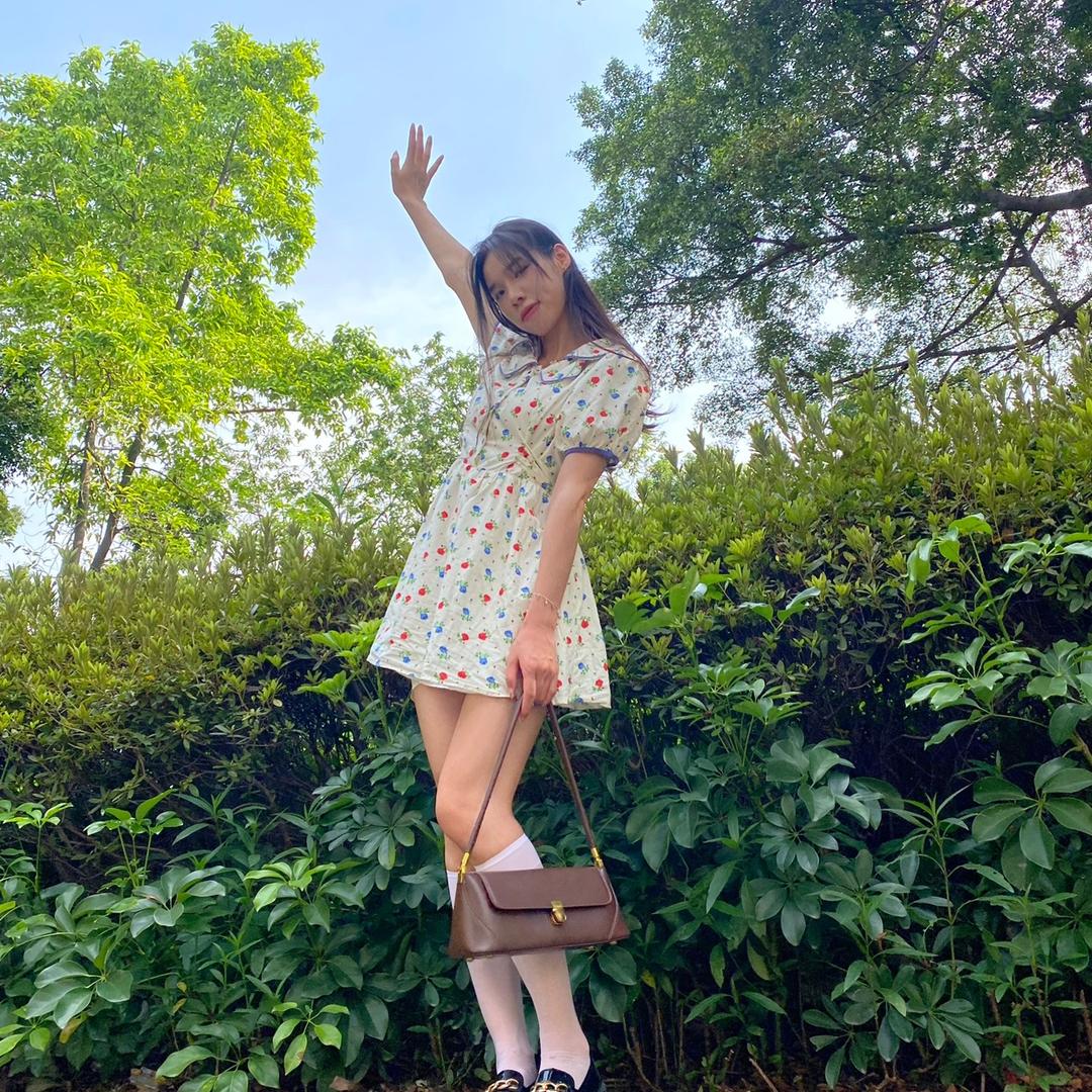 喜欢咬一口大桃子🍑🍑🍑