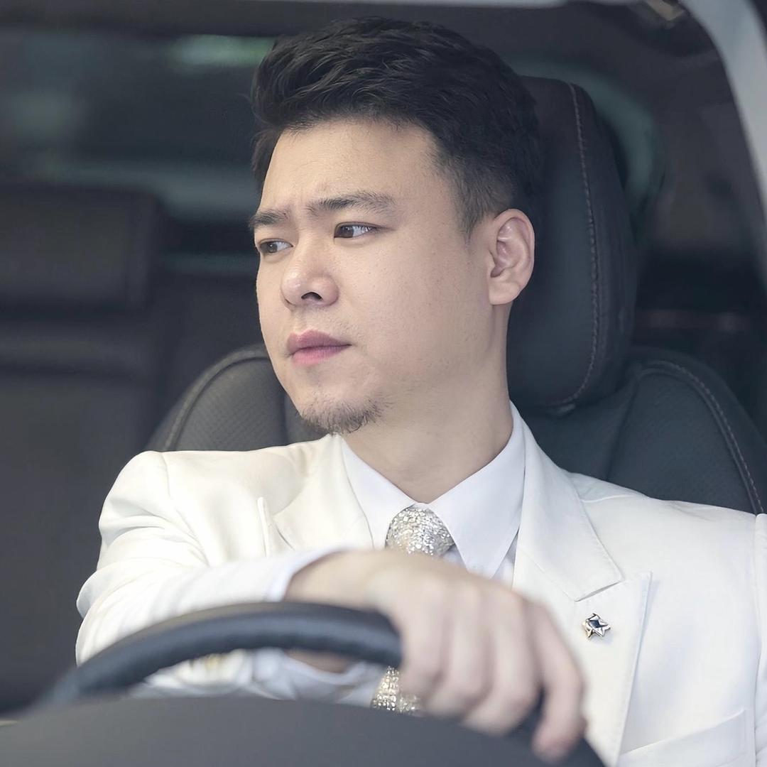 美发设计师（破十万）。
