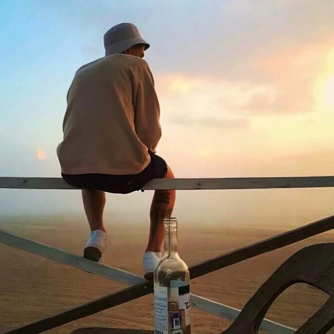 Z ㅤㅤㅤㅤ ㅤㅤㅤㅤ