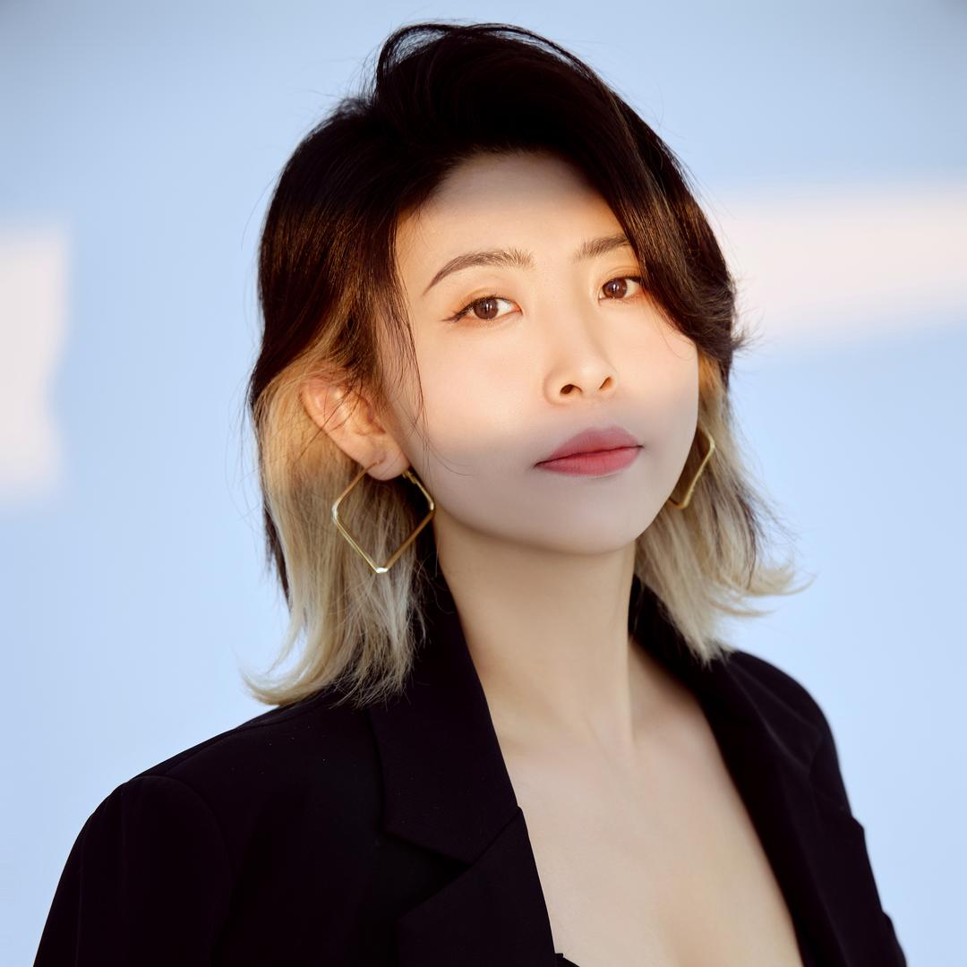 白城女发型师_Tina