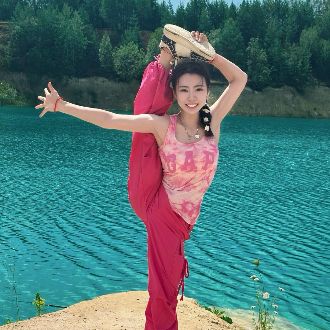 权真希