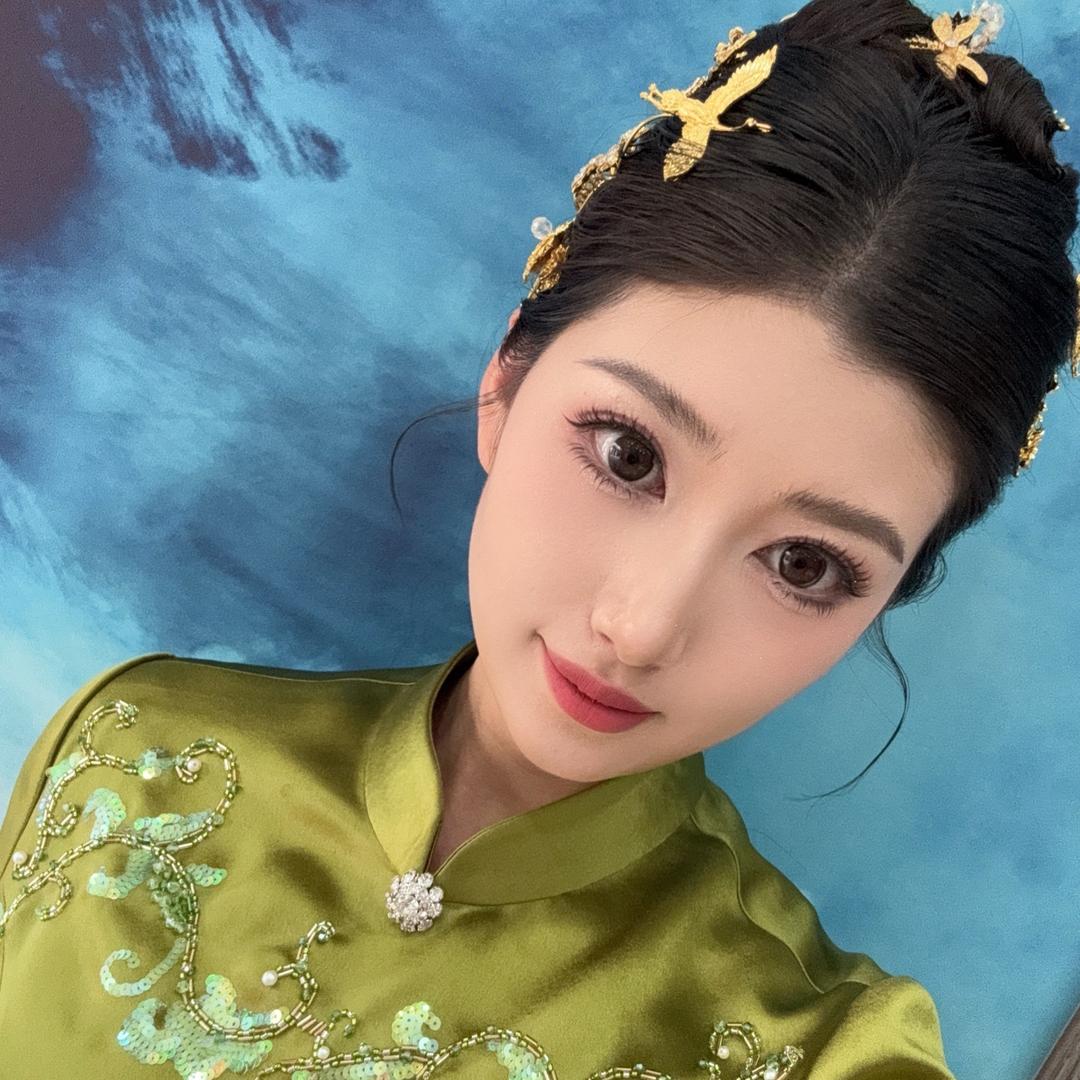 滩里锦绣旗袍 杨林静。🌸