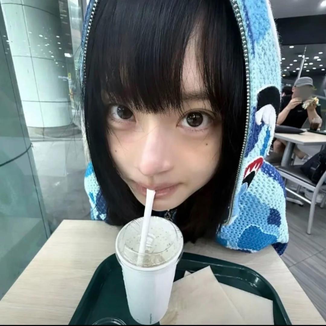 素直女喵.