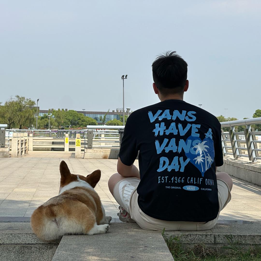 老趙.