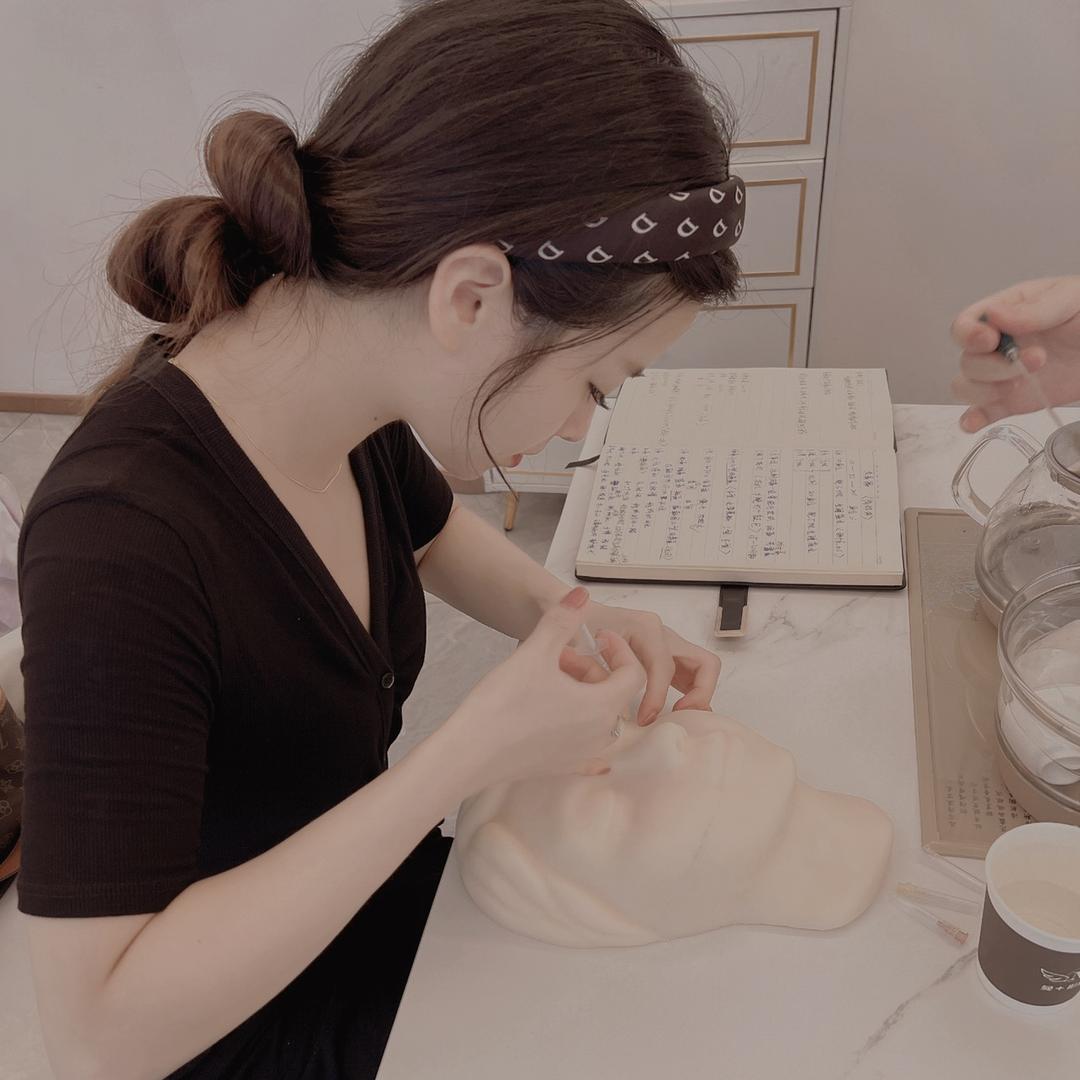ai 杏仁💭
