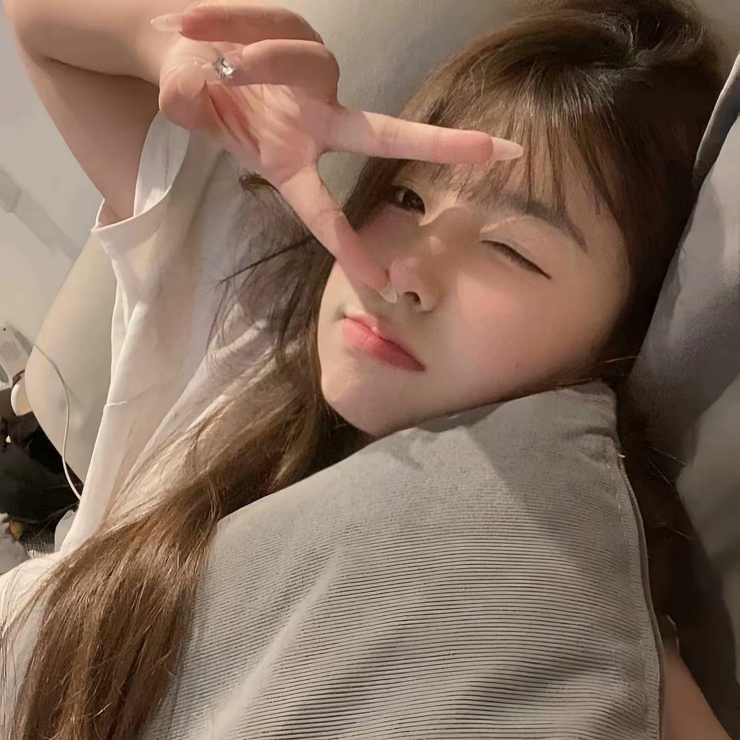 粥粥^.