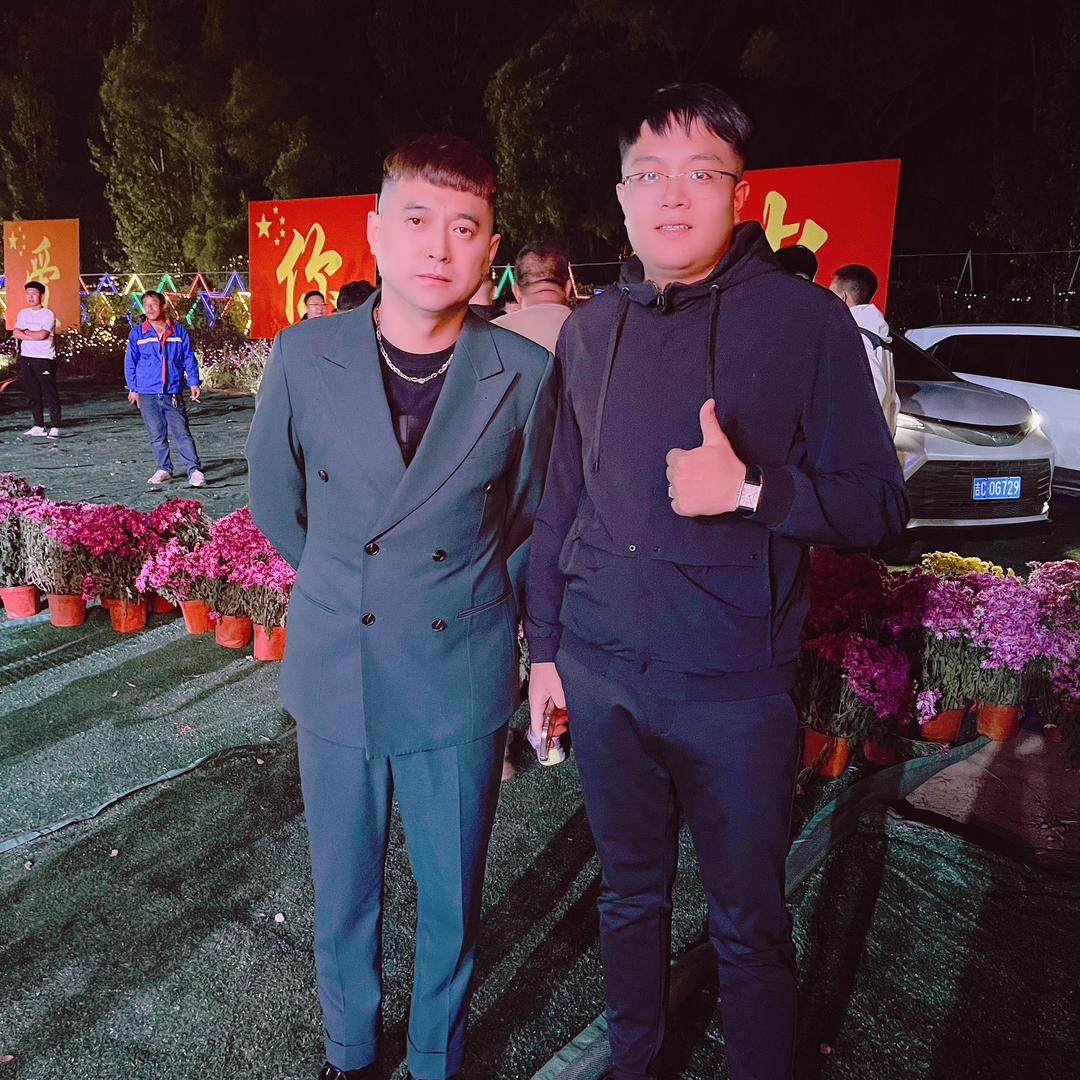 小浩嘚吧嘚