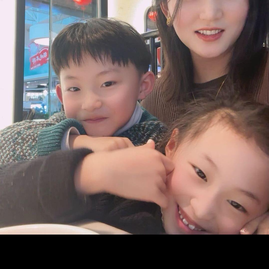 颍泉区方方精品童装店