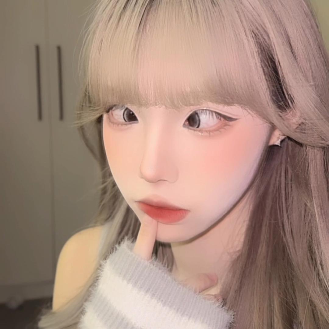 芠