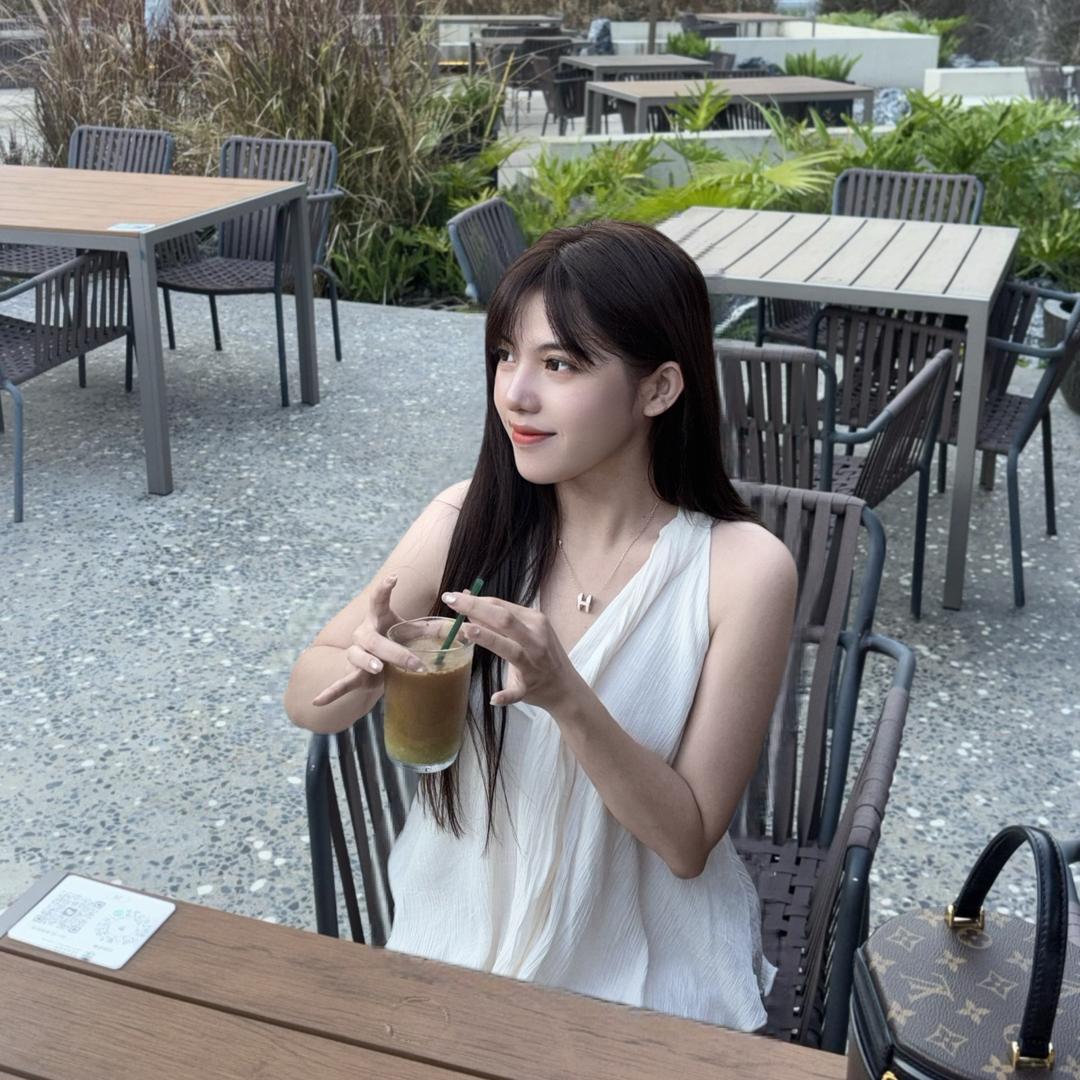 罗小姐
