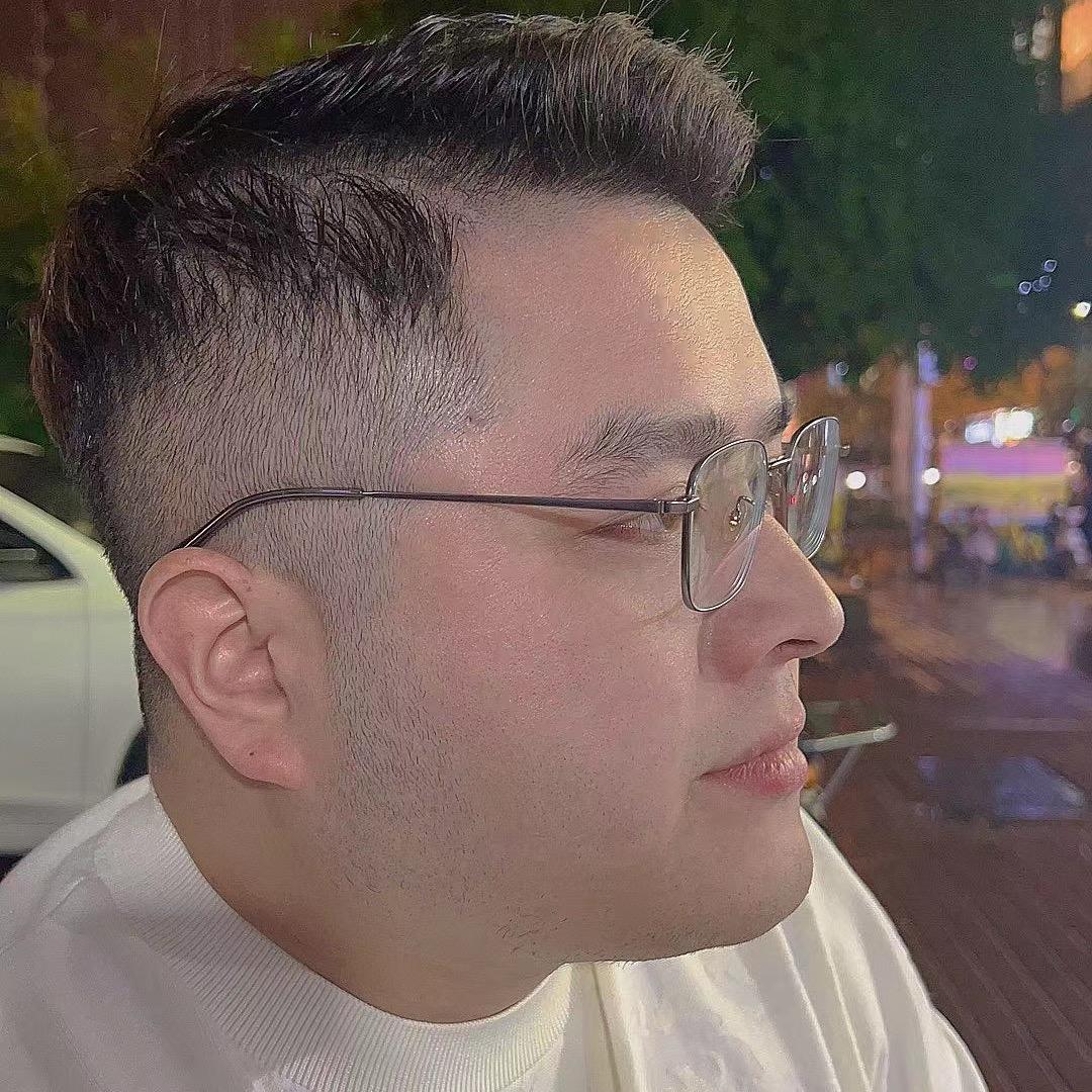李某人、