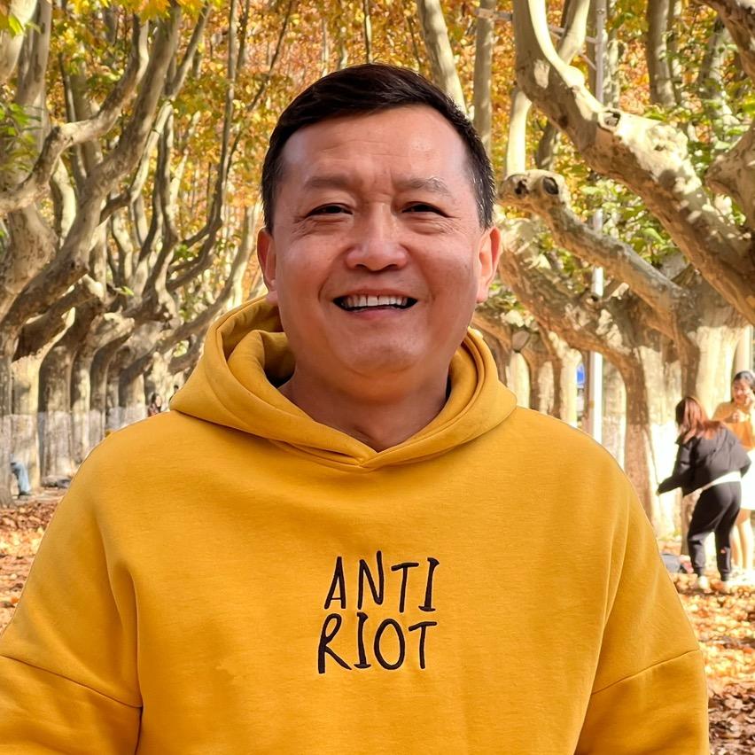 宏哥来了