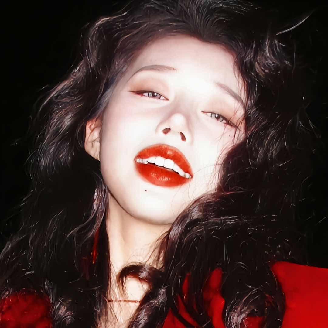 瞌睡中的富婆