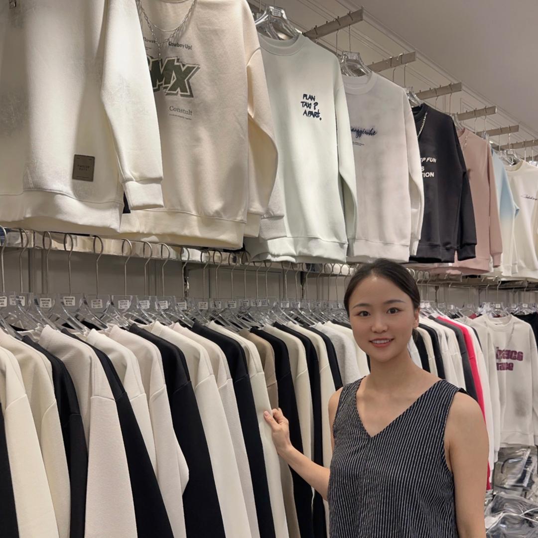 西域王子男装批发店长小小