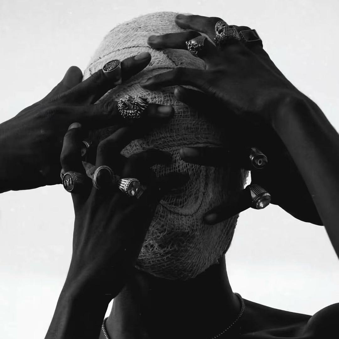 ￴￴ ￴￴ ￴￴