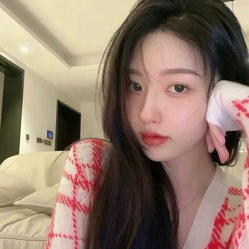 晚柠Daisy(爱穿搭)