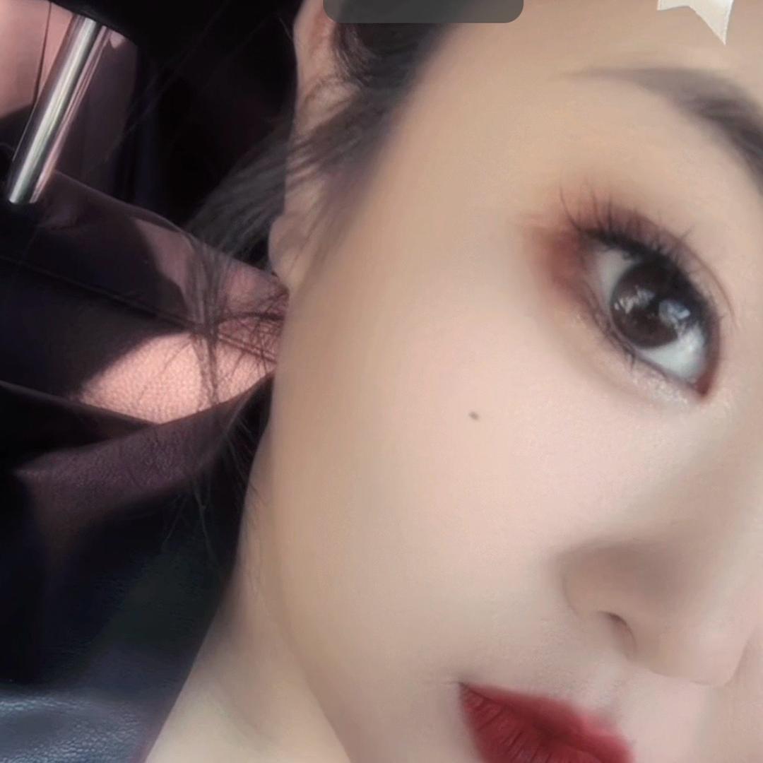 岳婭的盆友圈
