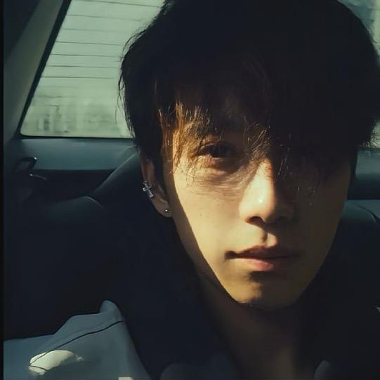 忧郁小偉