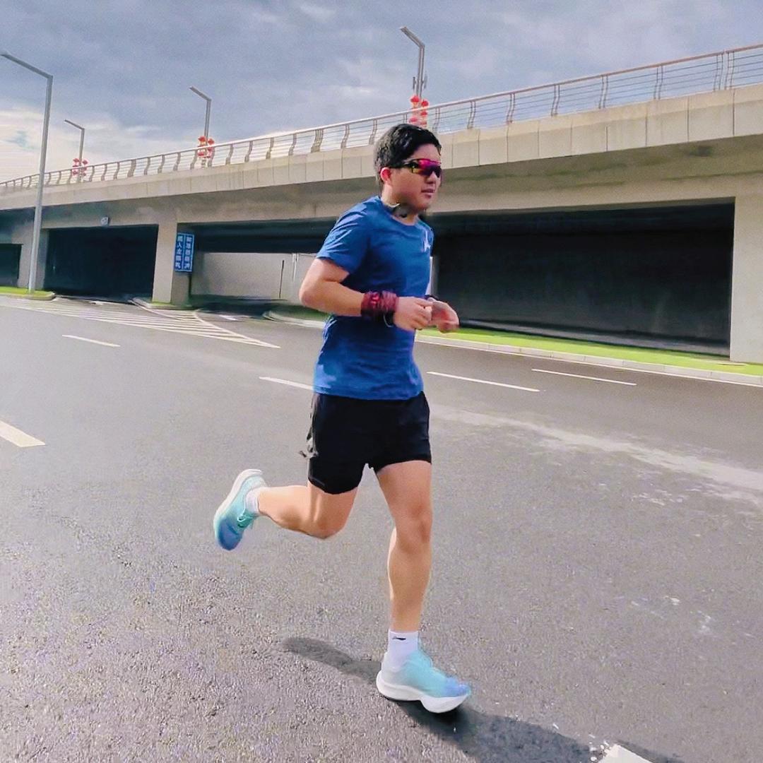 慢跑小飞哥