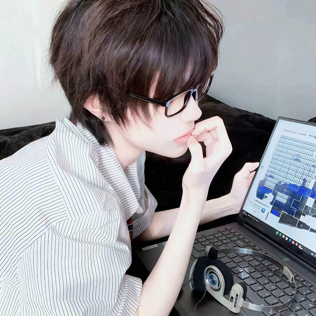 林烬.