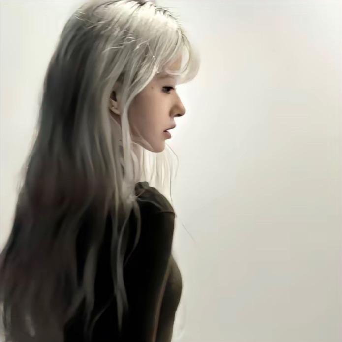 女主角.