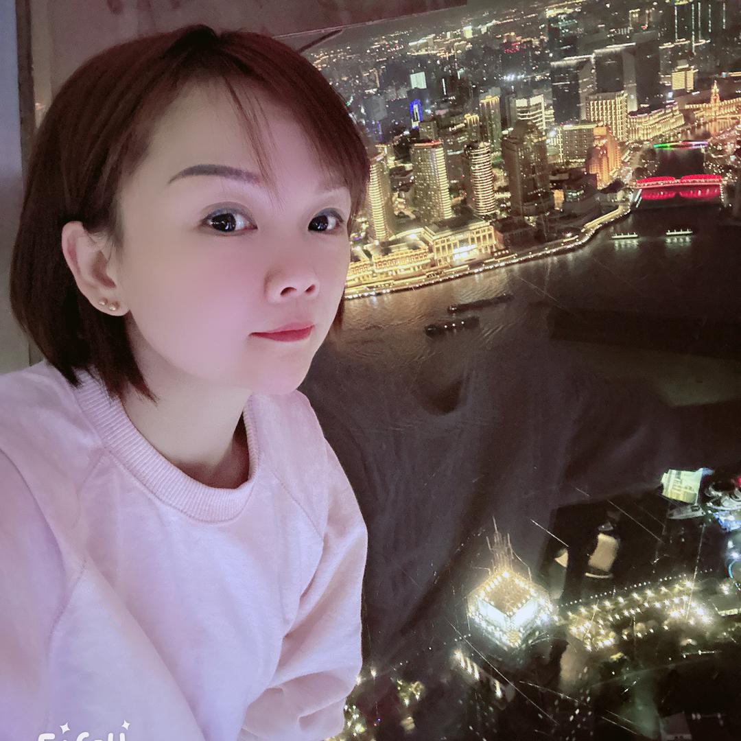 潇潇（每晚20点20开播）