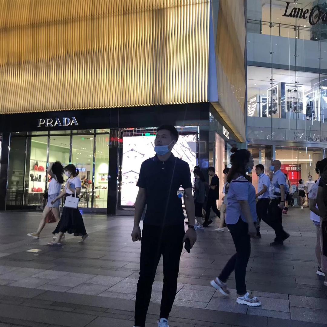 成都玩具拖鞋尾货刘老板