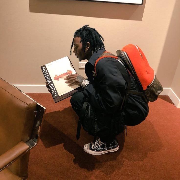 不听《LongTime》的手机当作是板砖