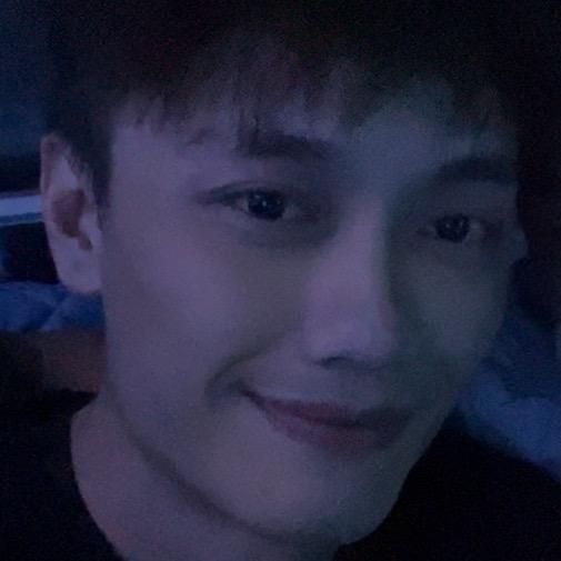 侧面小丑(文波)