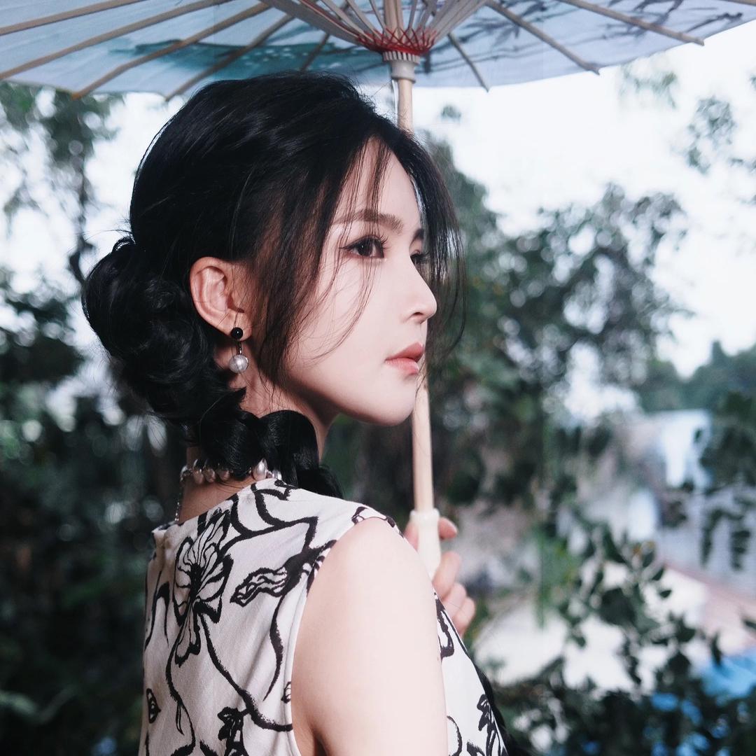 溶溶RONGRONG美美穿搭