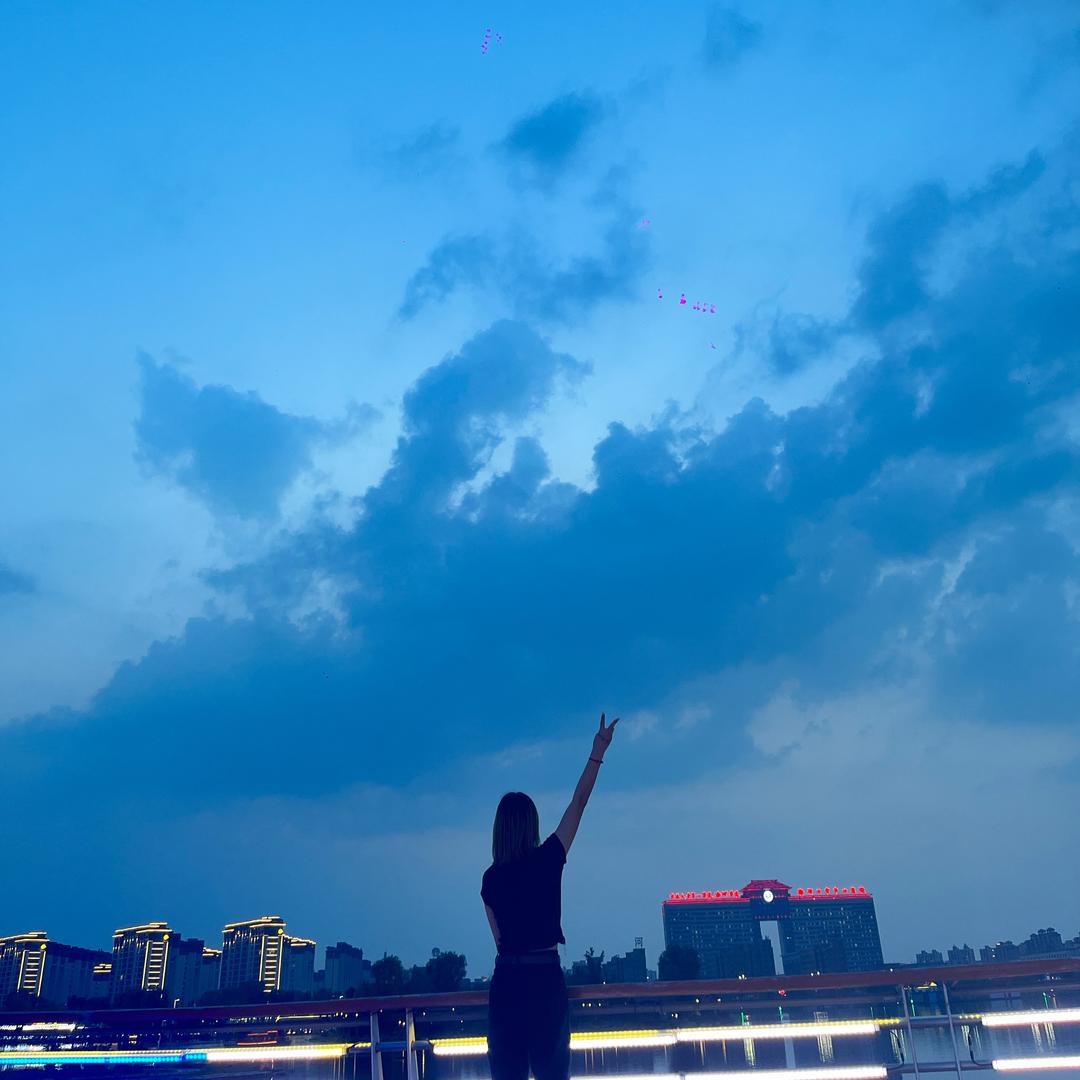 铁锤妹妹.