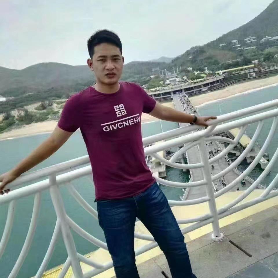 墙角小强