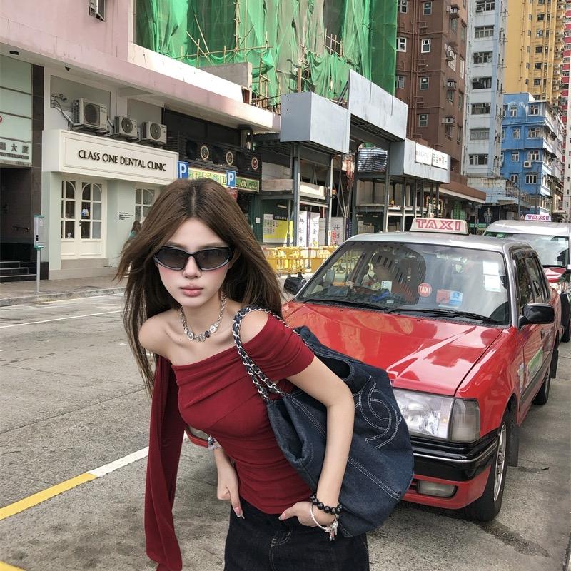 悦己织语女装店