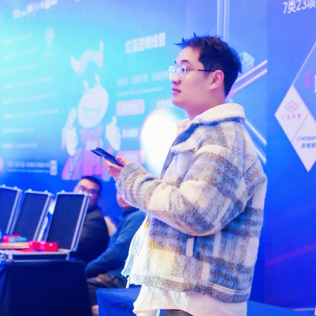 南国鼎峰装饰(万商博览城中心店)宠粉号