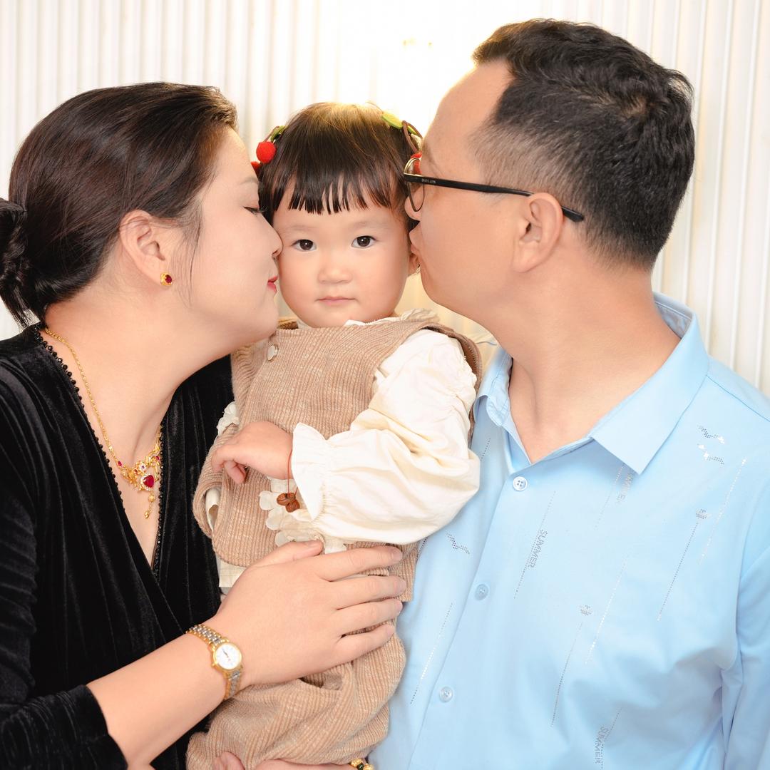 何丽上海黄浦区北京西路252号雀友麻将机