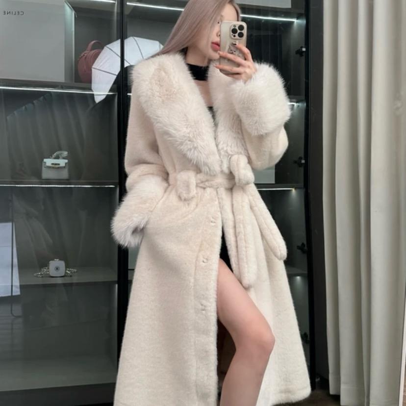 蔻蔻轻奢服装厂
