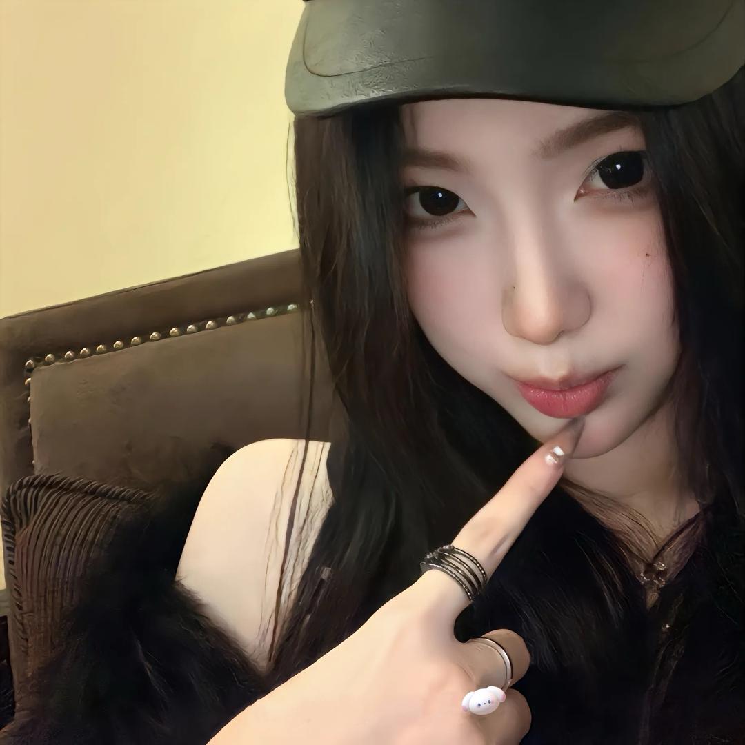 纽酷物流～邓丽