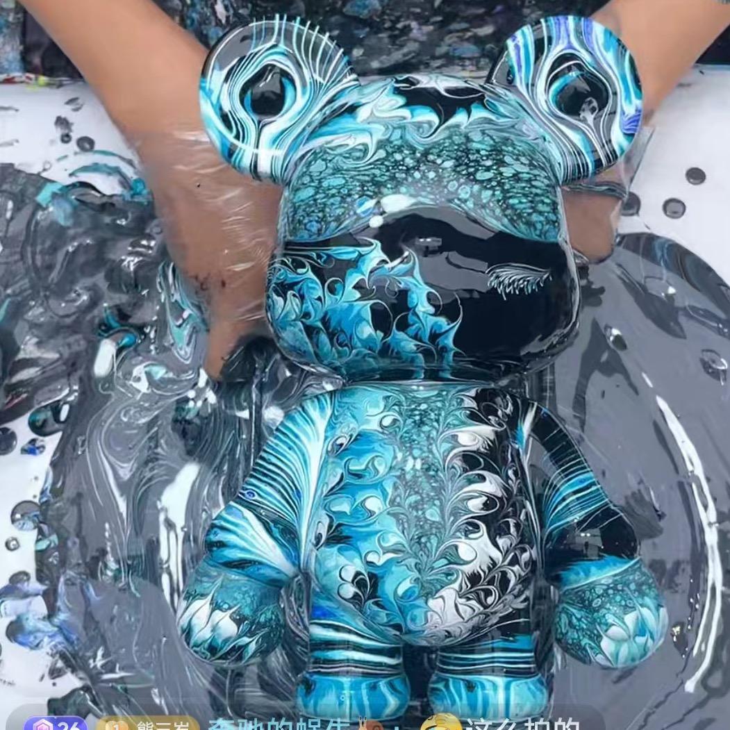 熊三岁流体潮玩