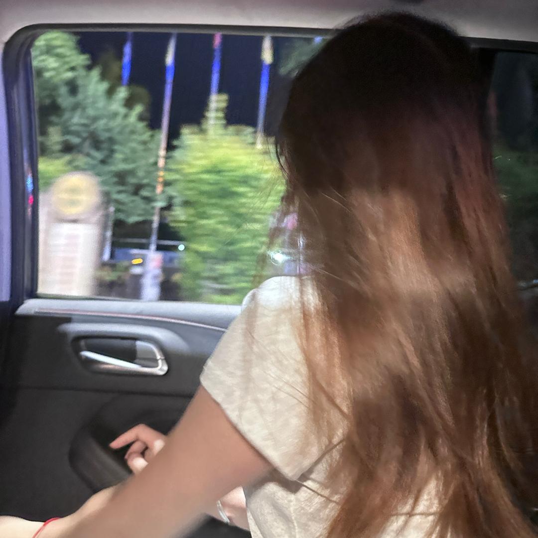 爱吃香菜.