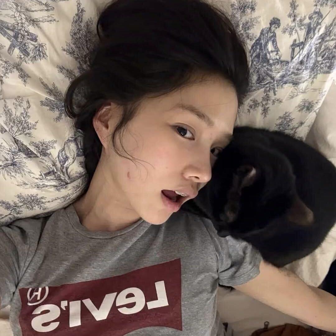 别碰我头发