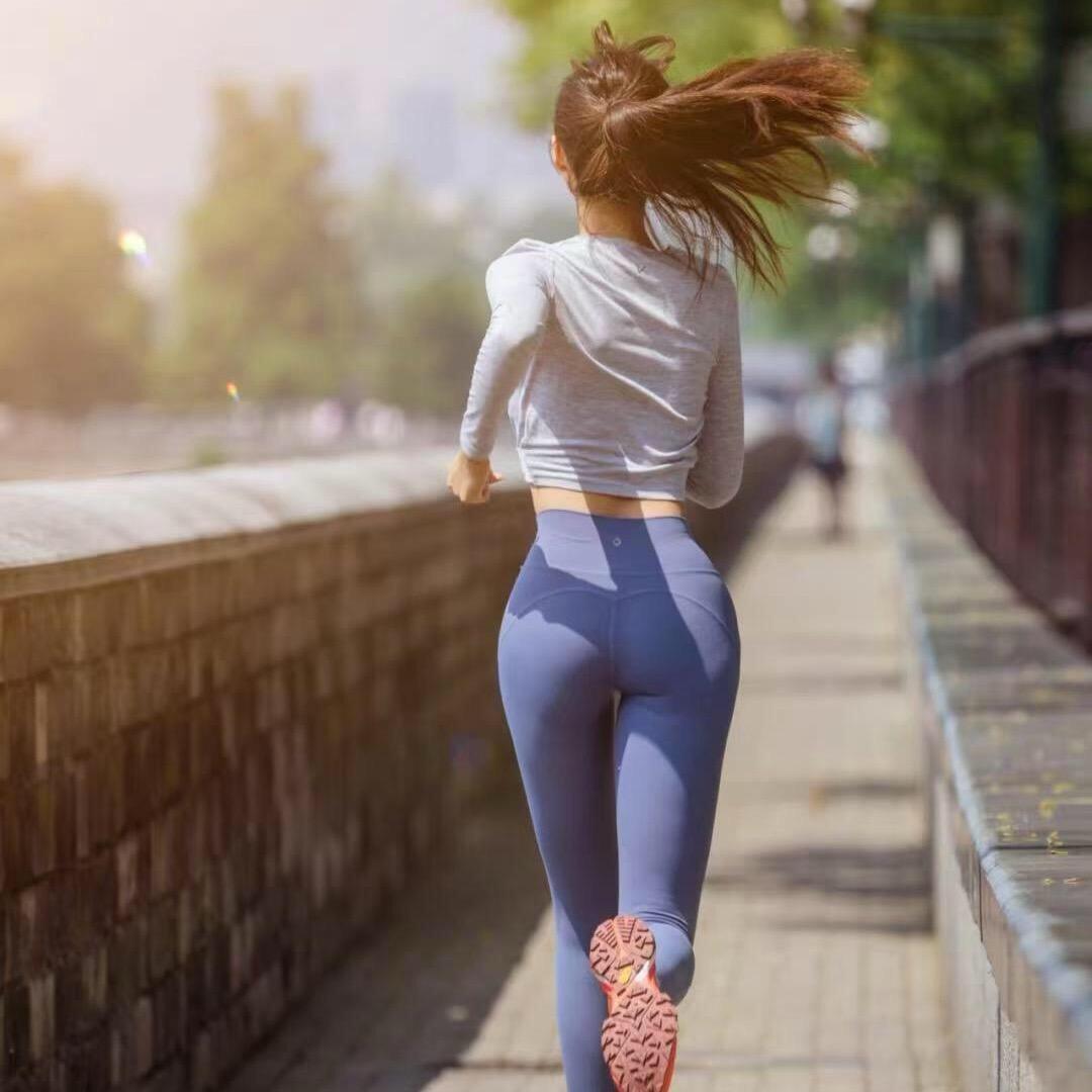 董小姐（健身）