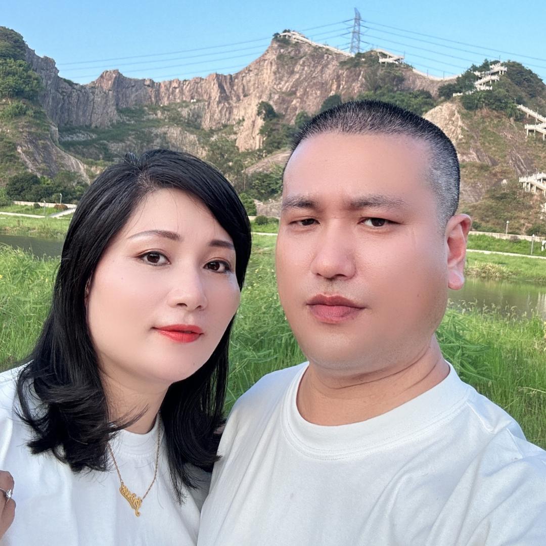 小老弟夫妇 （游乡村）