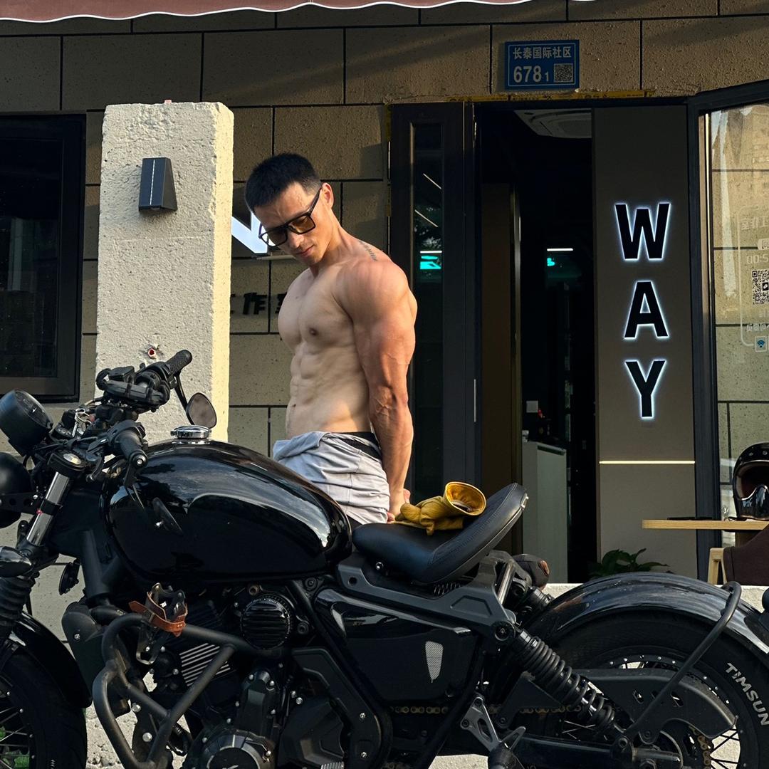 拿铁大叔😉