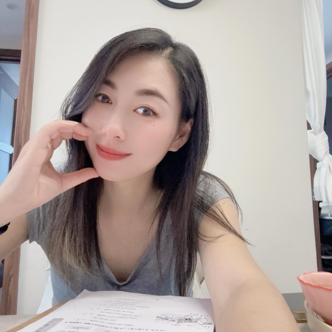 钟爱问界M9月月
