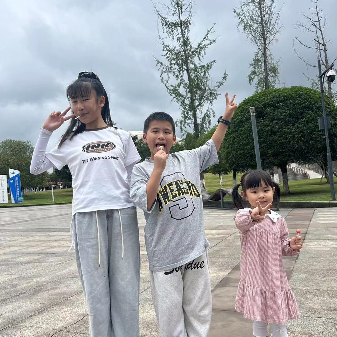 劉   哥