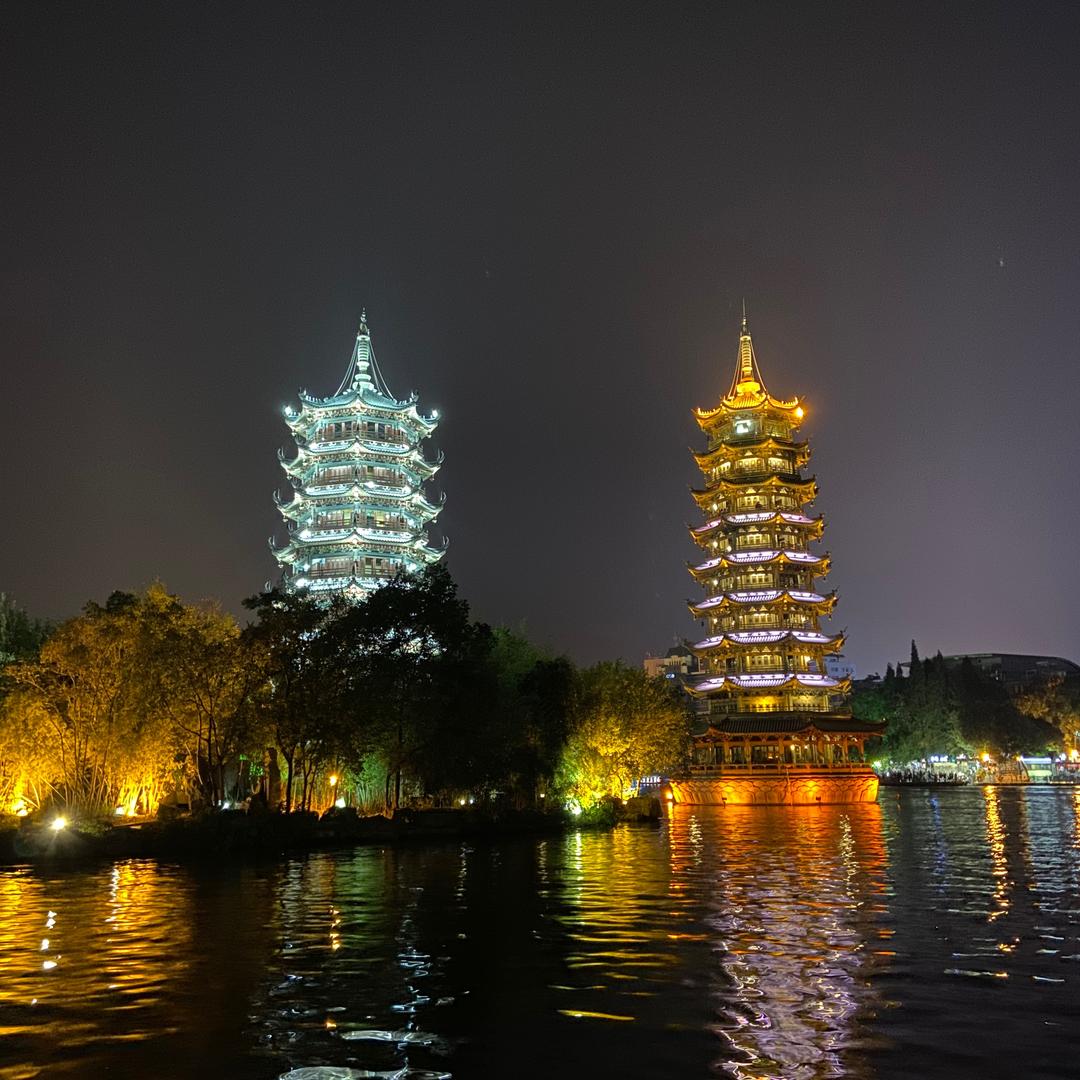 喜欢唱歌的辉哥