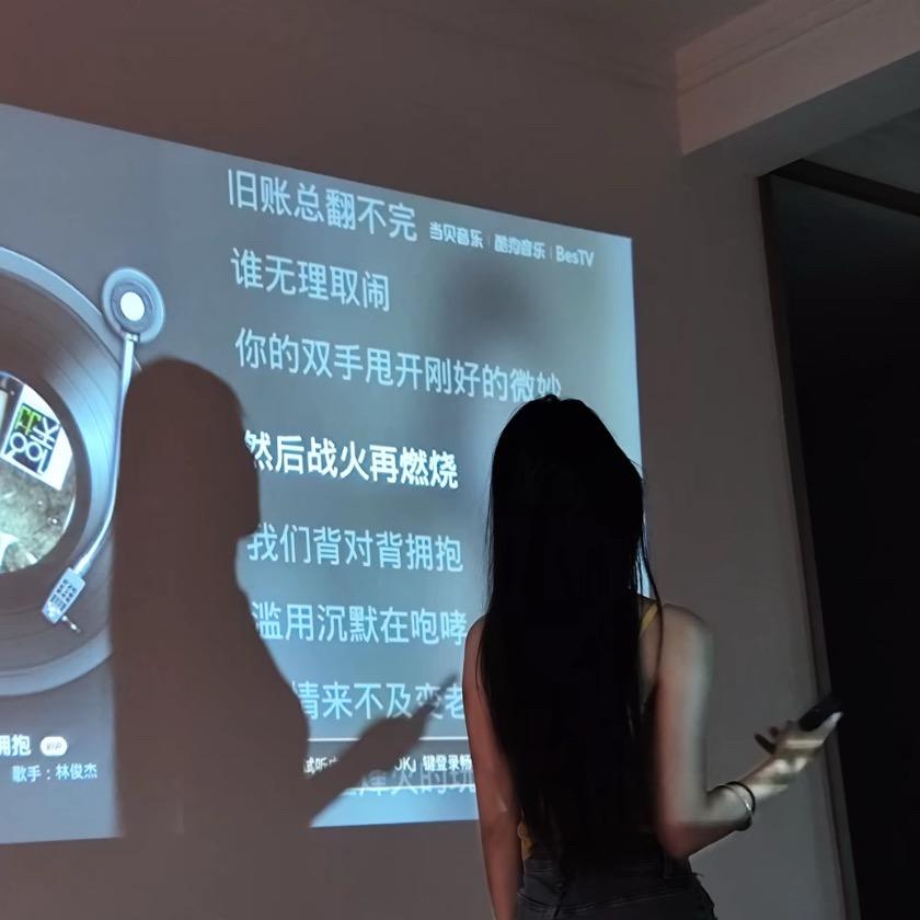 🍂小何又困了🍃